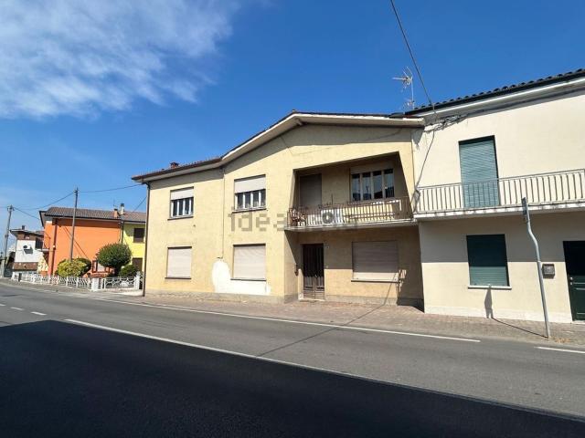 Villetta bifamiliare in vendita di 266 m² in Via Roma