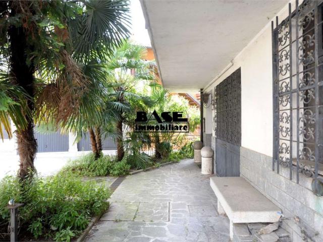 Villetta bifamiliare in vendita di 270 m² in Contrada Spiazzetto, 9