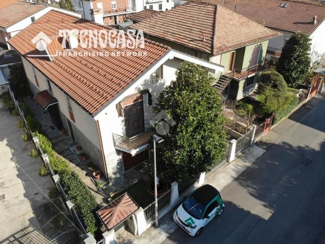 Villetta bifamiliare in vendita di 270 m² in Via Volta, 3