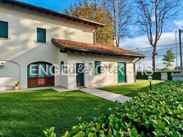 Villetta bifamiliare in vendita di 270 m² in Via Cà Gamba, 63