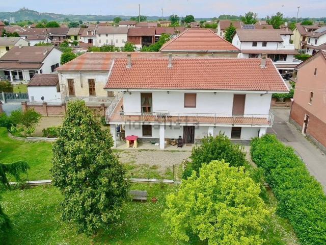 Villetta bifamiliare in vendita di 270 m² in Via Campo Nebbia