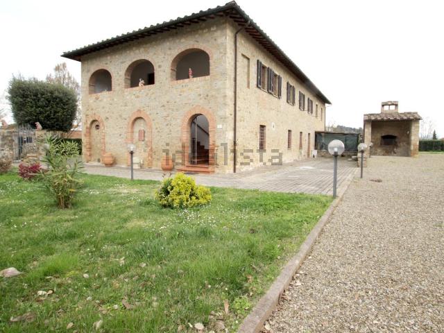 Villetta bifamiliare in vendita di 270 m² in Via della Pace