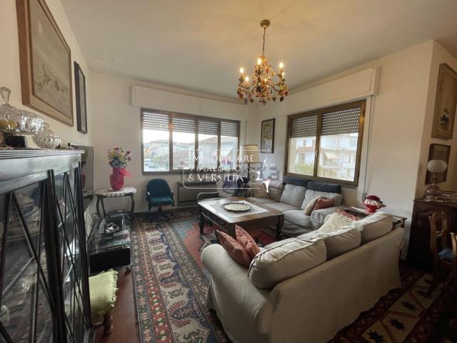 Villetta bifamiliare in vendita di 270 m² in Via della Portichina
