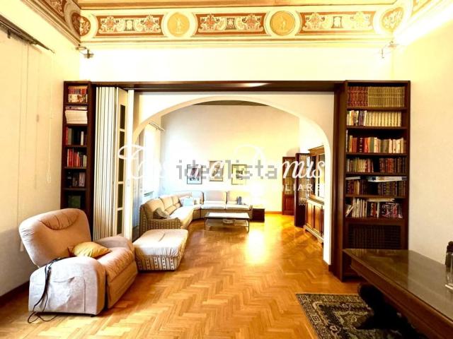 Villetta bifamiliare in vendita di 270 m² in Via di Città, 44