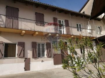 Villetta bifamiliare in vendita di 270 m² in Via Grisoglio