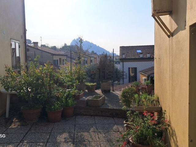 Villetta bifamiliare in vendita di 270 m² in Via Pignara, 5