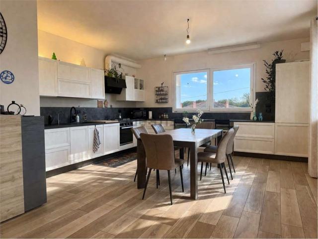 Villetta bifamiliare in vendita di 270 m² in Via Roma