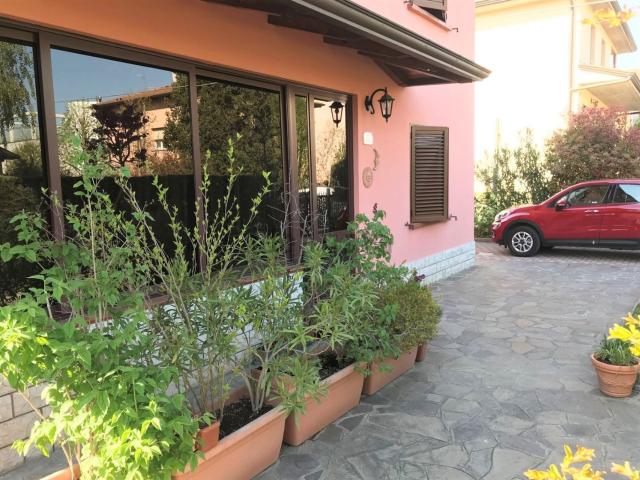 Villetta bifamiliare in vendita di 270 m² in Via Solferino