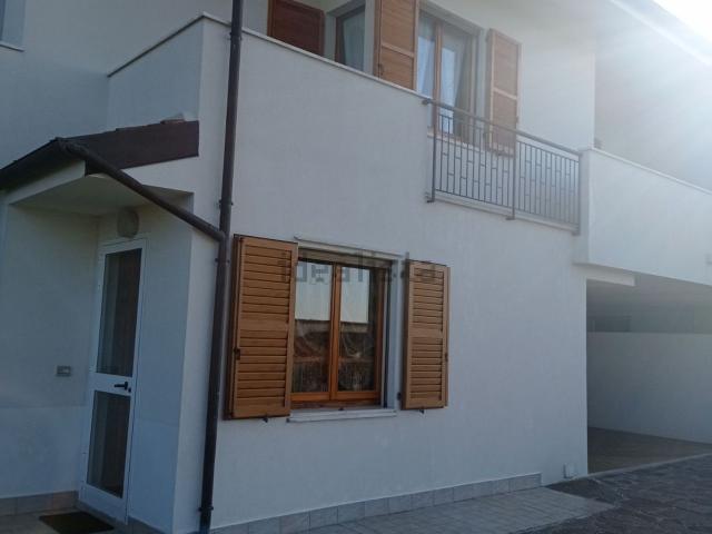 Villetta bifamiliare in vendita di 270 m²