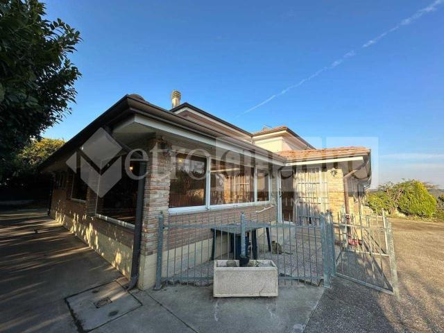 Villetta bifamiliare in vendita di 270 m²