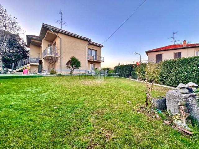 Villetta bifamiliare in vendita di 271 m² in Via Antico Traghetto