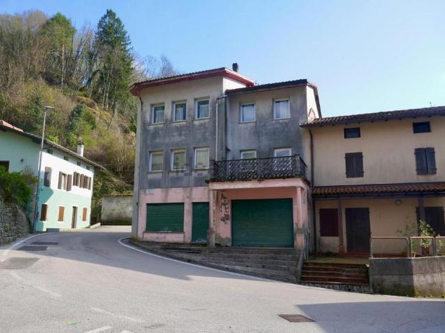 Villetta bifamiliare in vendita di 271 m²