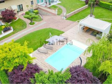 Villetta bifamiliare in vendita di 272 m² in Via Torre Alta, 14