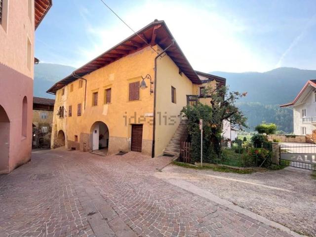 Villetta bifamiliare in vendita di 272 m² in Via Umida, 4