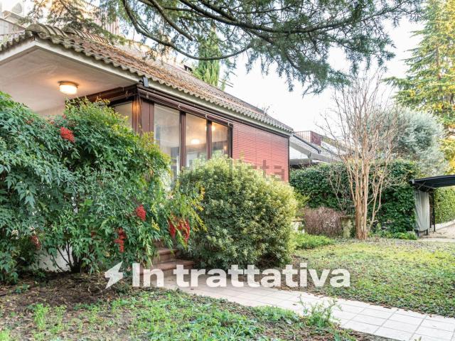 Villetta bifamiliare in vendita di 272 m² in Via Eraclea, 4