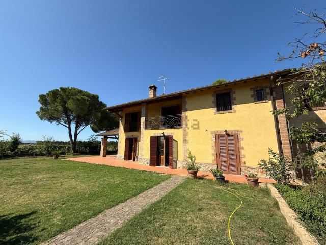 Villetta bifamiliare in vendita di 272 m²