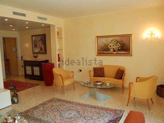Villetta bifamiliare in vendita di 277 m² in Via Camazzole, 2