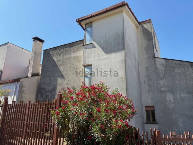 Villetta bifamiliare in vendita di 274 m² in Via Villa Petrara