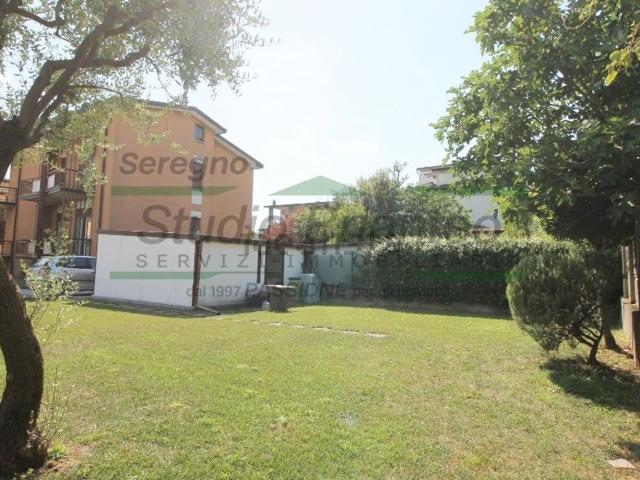 Villetta bifamiliare in vendita di 274 m² in Via Papa Pio XI, 47