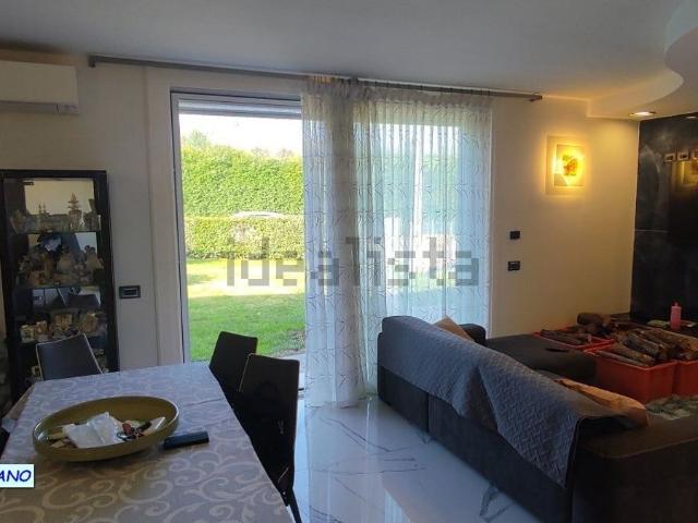 Villetta bifamiliare in vendita di 274 m² in Via Provinciale Musano