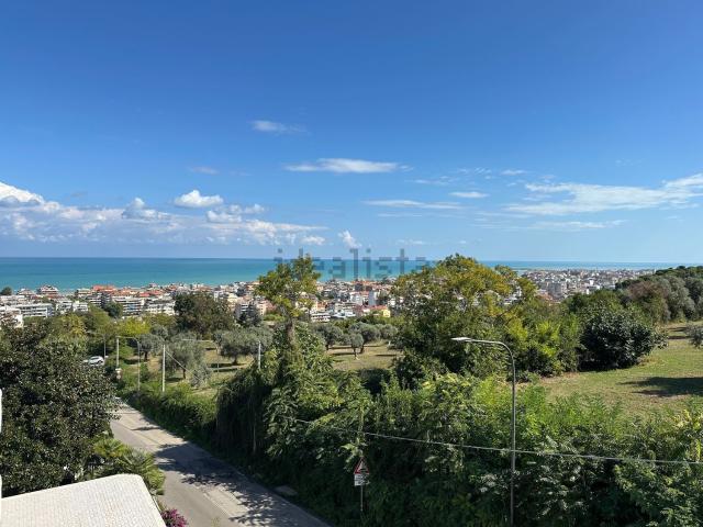 Villetta bifamiliare in vendita di 275 m² in Strada Zanni, 64