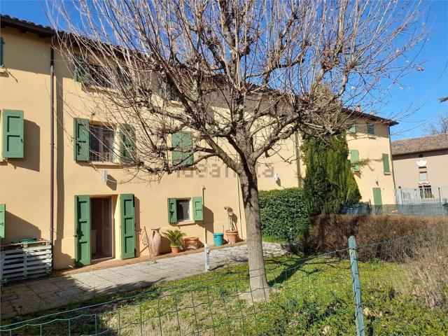 Villetta bifamiliare in vendita di 275 m² in Strada Chiesa Marzaglia