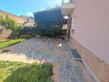Villetta bifamiliare in vendita di 275 m² in Via Sandro Pertini