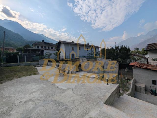 Villetta bifamiliare in vendita di 275 m²
