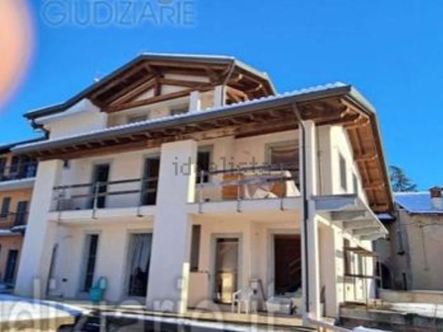 Villetta bifamiliare in vendita di 278 m² in Via Borromeo, 10