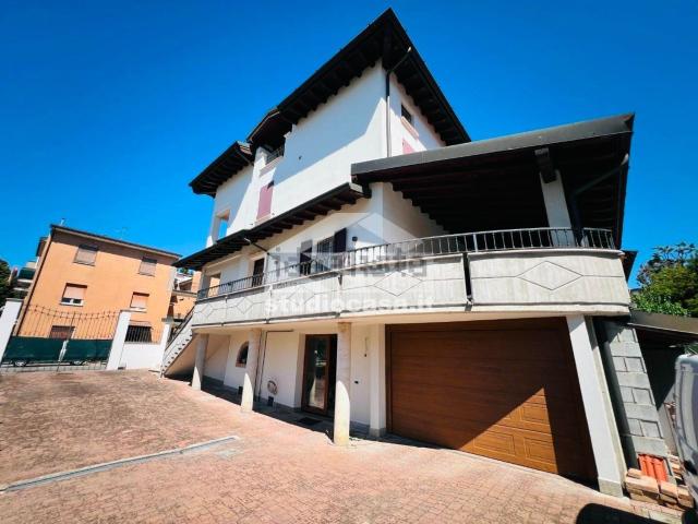 Villetta bifamiliare in vendita di 278 m² in Via Mercato