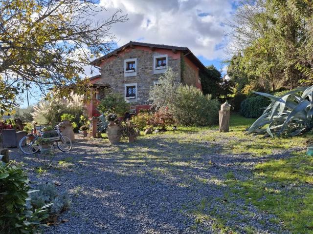 Villetta bifamiliare in vendita di 279 m² in Strada Valle, 19