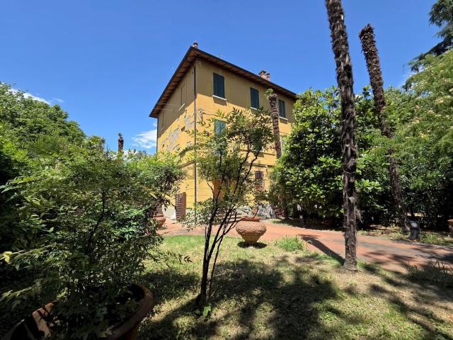 Villetta bifamiliare in vendita di 279 m²