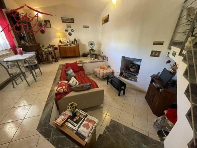 Villetta bifamiliare in vendita di 283 m² in Via RioGrande