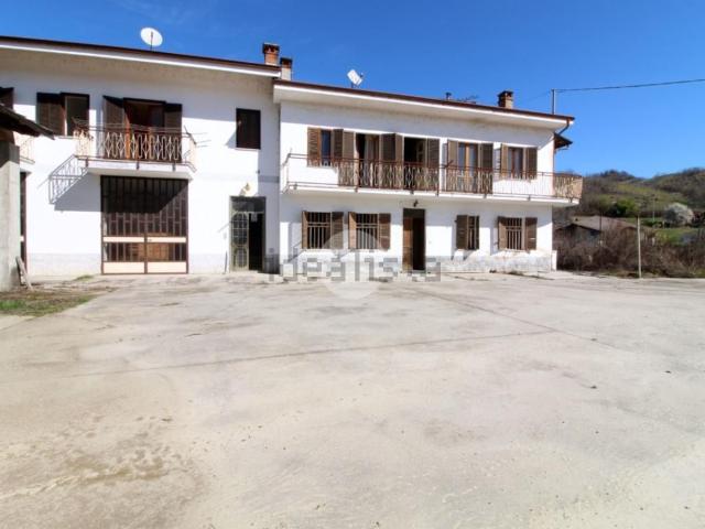 Villetta bifamiliare in vendita di 280 m² in Frazione S.Antonio, 54