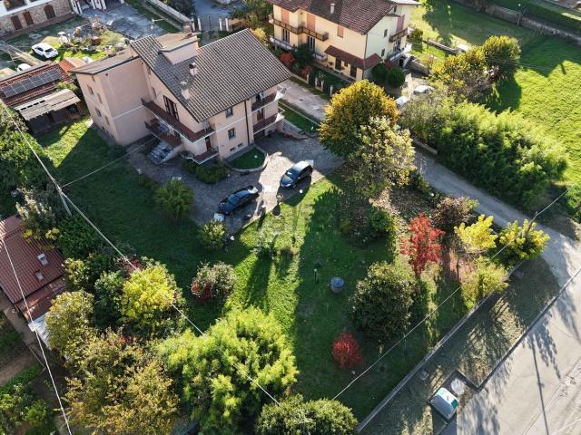 Villetta bifamiliare in vendita di 280 m² in Località Frassineto, 60