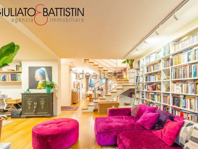 Villetta bifamiliare in vendita di 280 m² in Strada dei Pizzolati