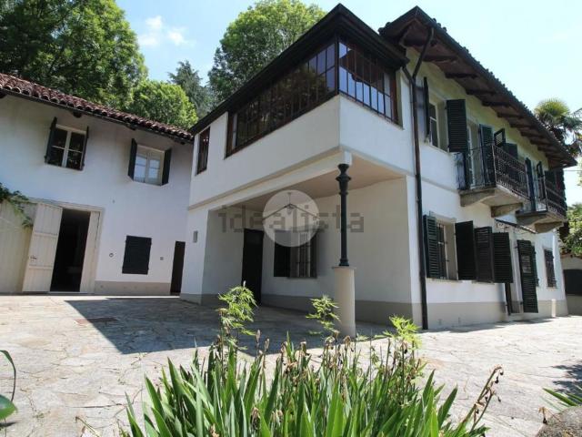 Villetta bifamiliare in vendita di 360 m² in Strada dei Ronchi, 117