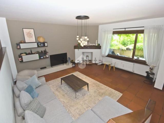 Villetta bifamiliare in vendita di 280 m² in Strada del Redentore, 4