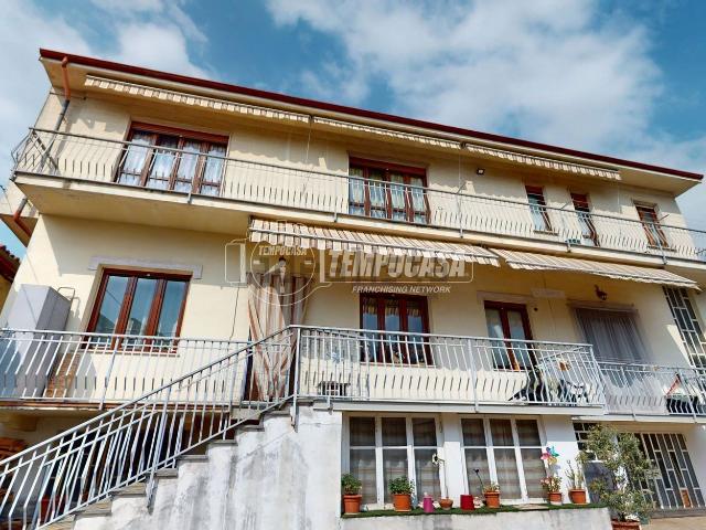 Villetta bifamiliare in vendita di 280 m² in Vicolo Garombi, 3