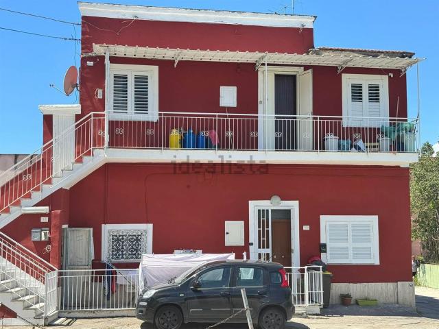 Villetta bifamiliare in vendita di 280 m² in Via Villa Felice