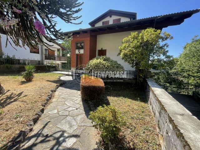 Villetta bifamiliare in vendita di 280 m² in Via Zerbini, 2