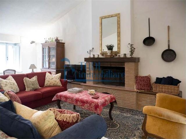 Villetta bifamiliare in vendita di 280 m² in Via Angelo Cortesi, 94