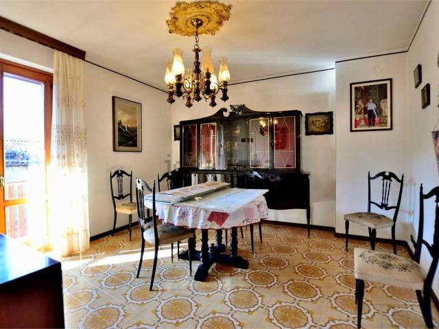 Villetta bifamiliare in vendita di 280 m² in Via Bagatella
