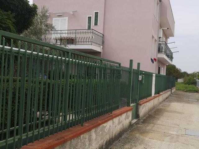 Villetta bifamiliare in vendita di 280 m² in Via Camaldoli, 20