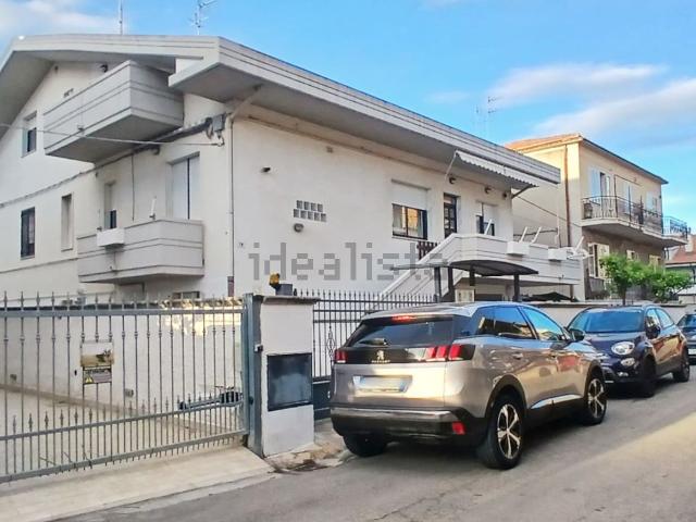 Villetta bifamiliare in vendita di 280 m² in Via Cavour, 19