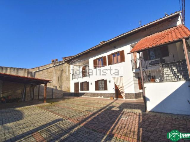 Villetta bifamiliare in vendita di 280 m² in Via Papa Giovanni XXIII, 2
