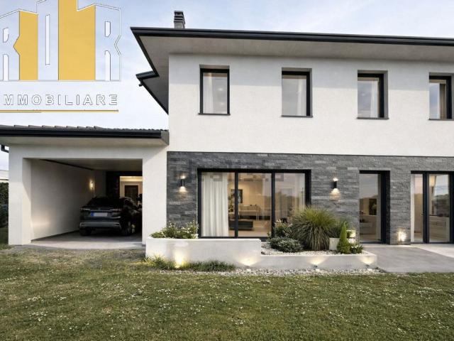 Villetta bifamiliare in vendita di 280 m² in Via Quattrocà, 39