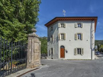 Villetta bifamiliare in vendita di 280 m²