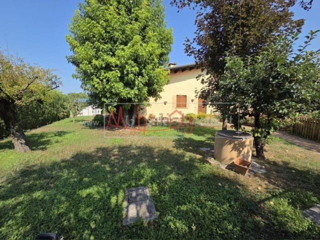 Villetta bifamiliare in vendita di 280 m²