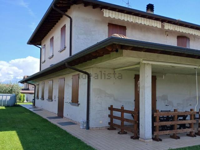 Villetta bifamiliare in vendita di 280 m²